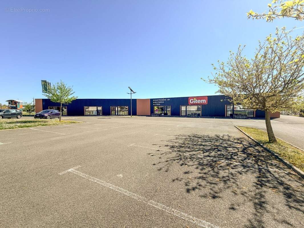 Commerce à CAVIGNAC