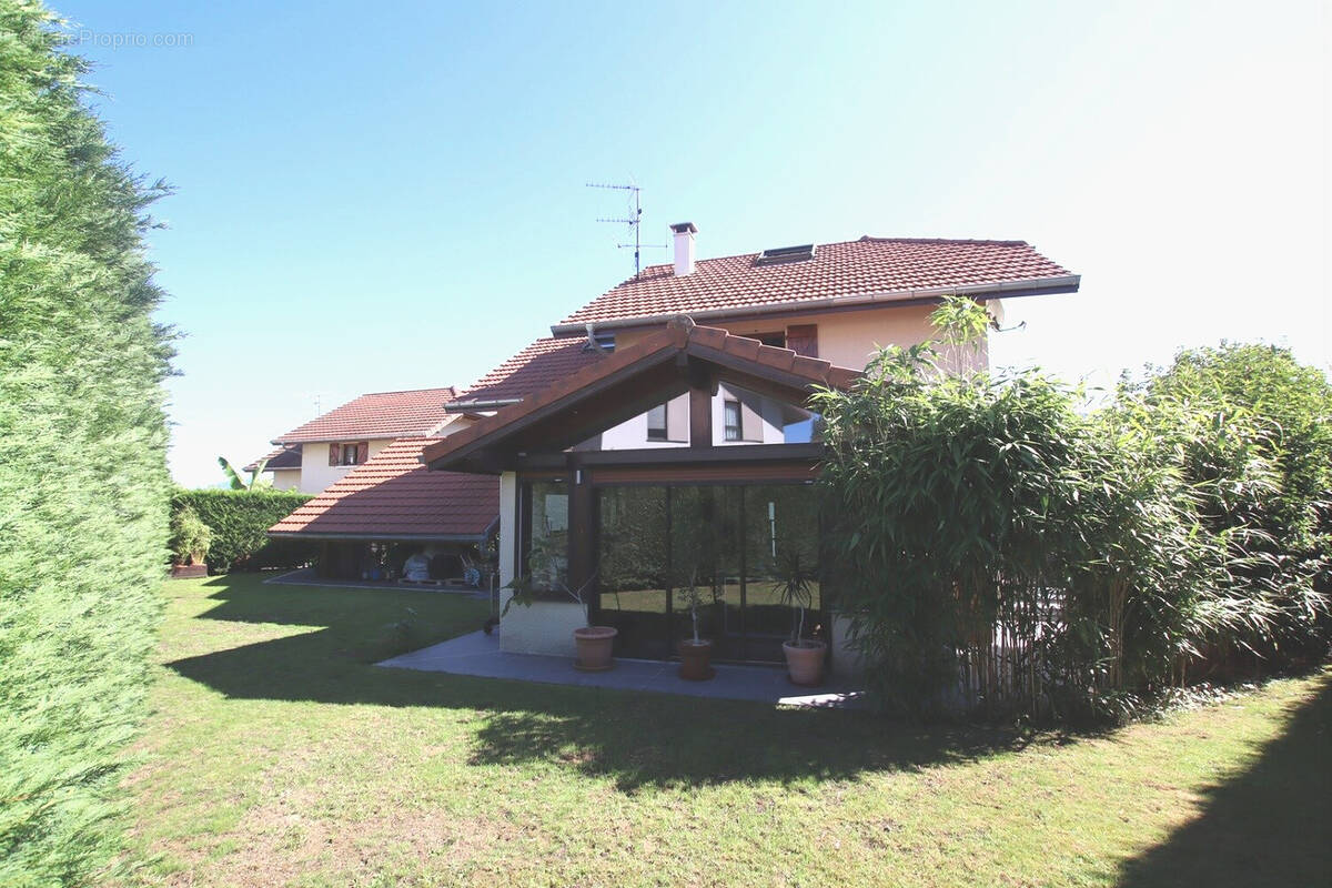 Maison à LA ROCHE-SUR-FORON