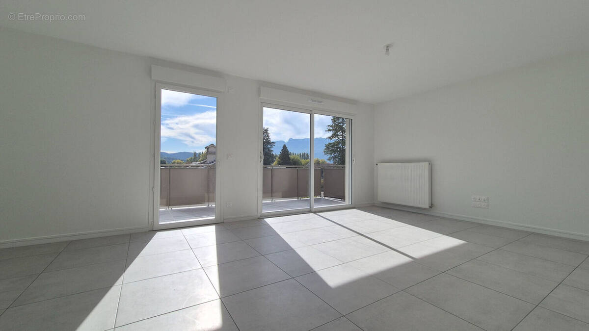 Appartement à SAINT-MARTIN-D'HERES