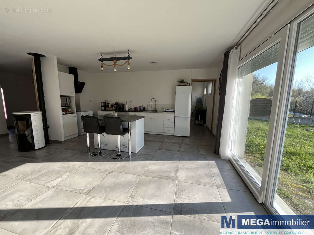 Maison à SAINT-CHERON