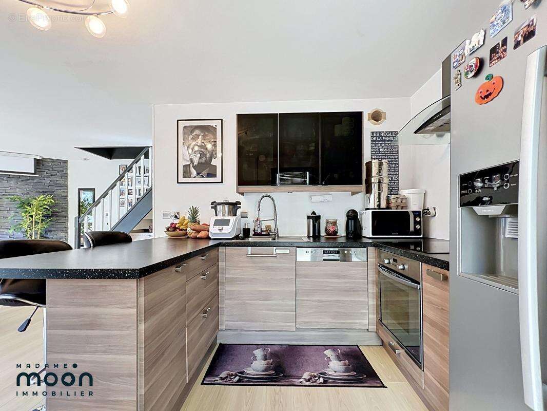Appartement à PIERRE-BENITE