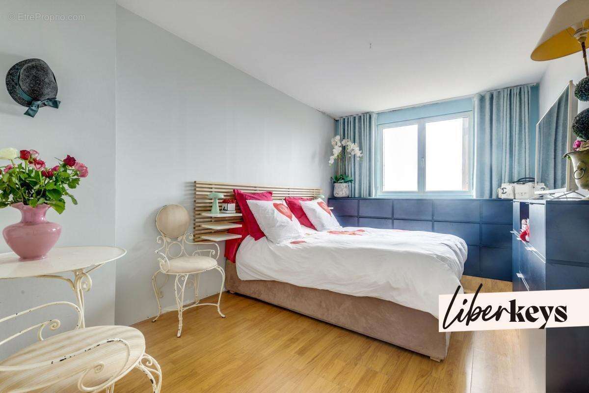 Appartement à PARIS-17E
