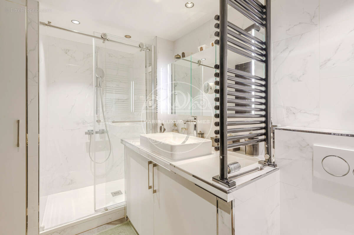 Appartement à PARIS-2E