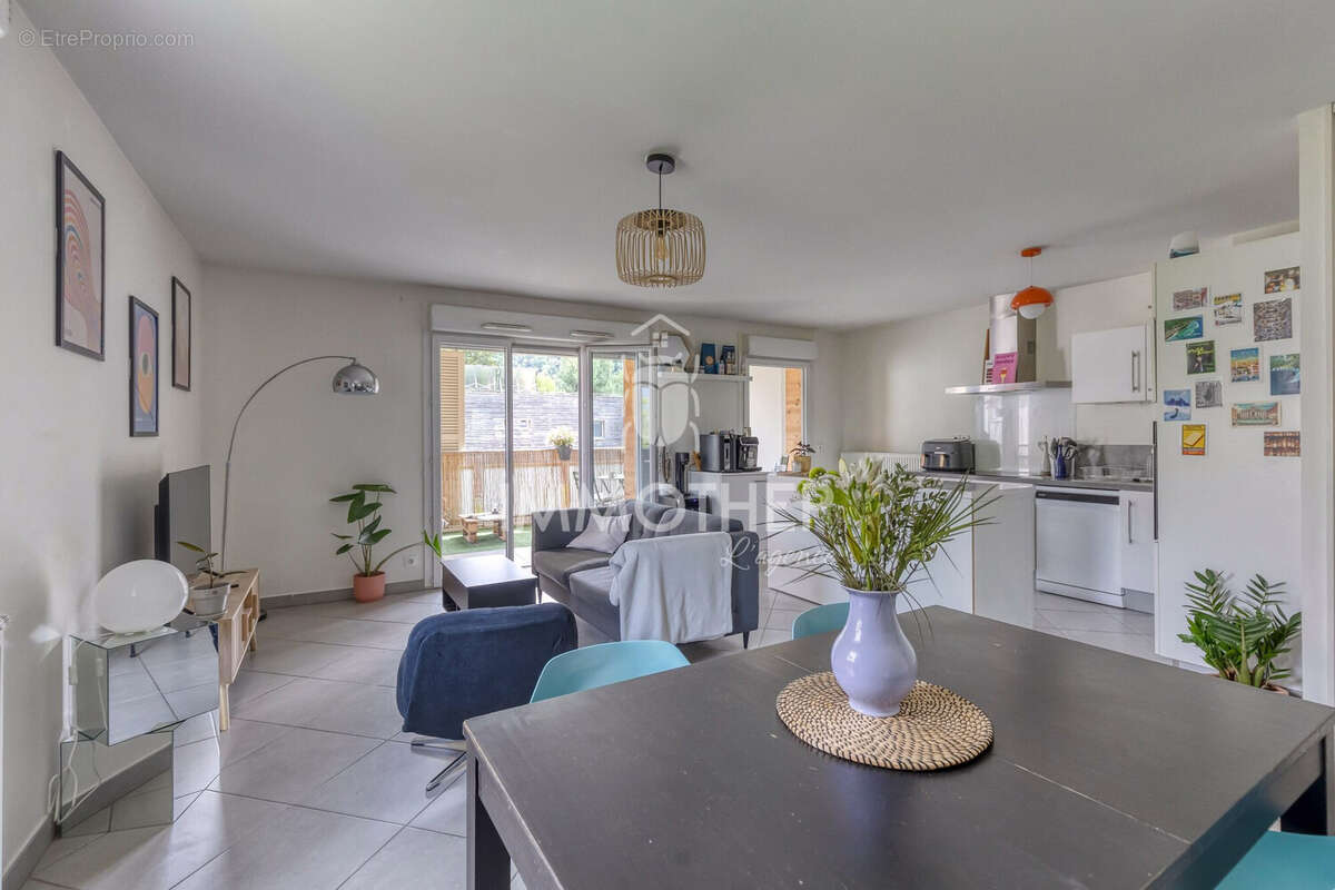 Appartement à GIERES