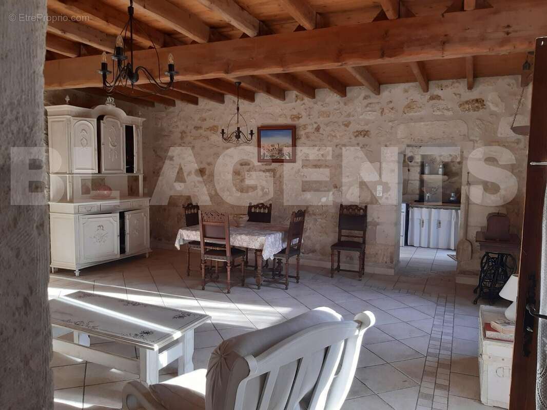 maison bourg sejour bis MR BOURIE - Maison à BOURG