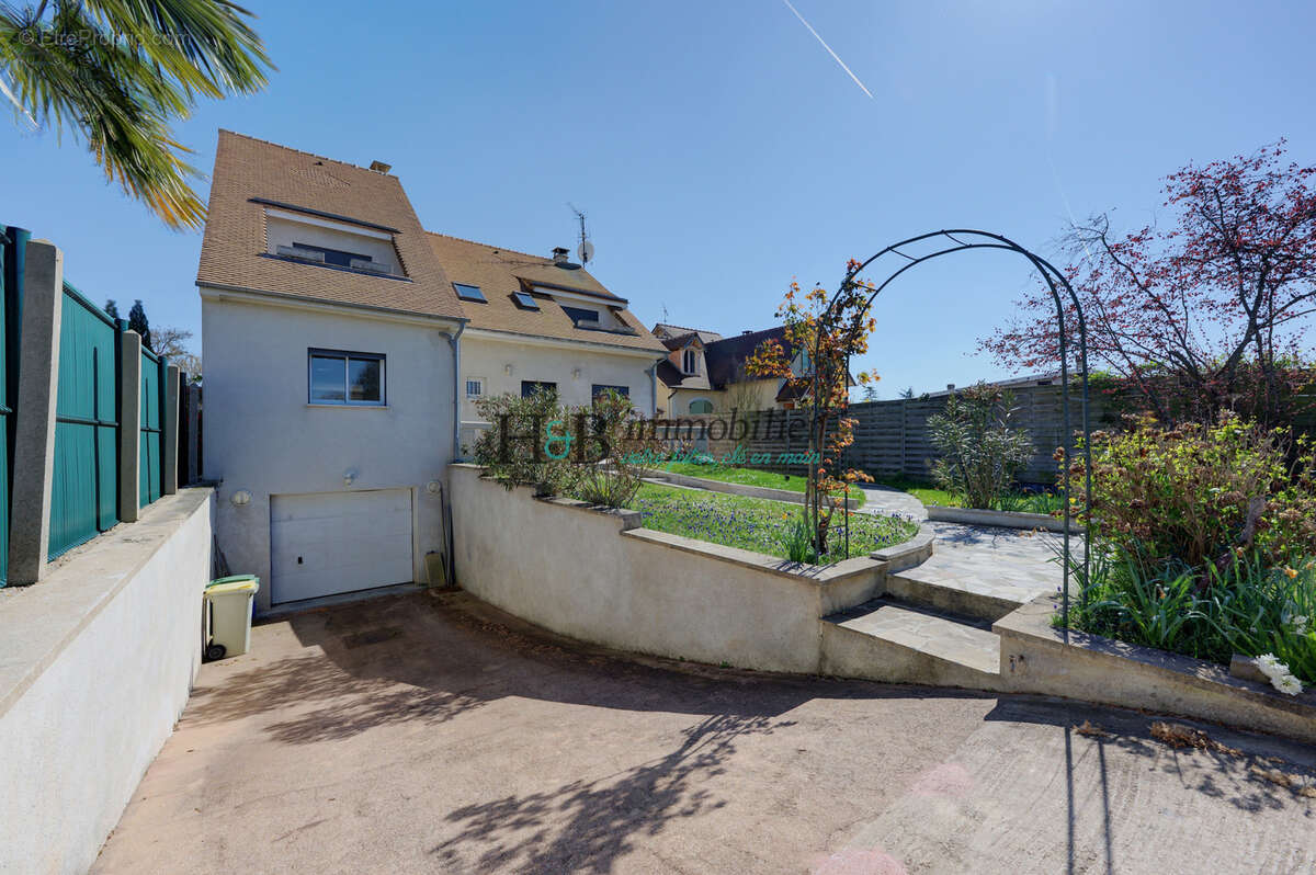 Maison à VERT-LE-GRAND