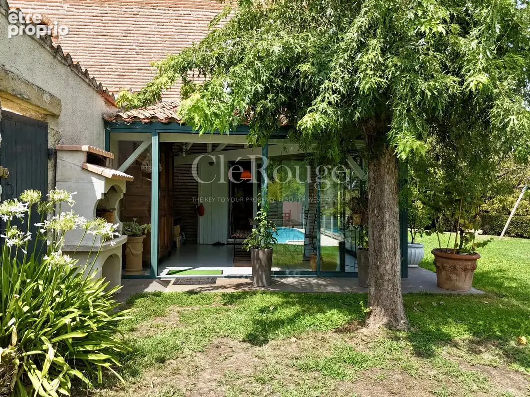 Élégante propriété de caractère avec appartement indépendant, piscine et vues dégagées - photo 10