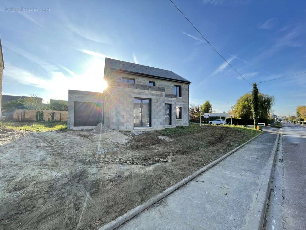 Maison à CHOISY-AU-BAC