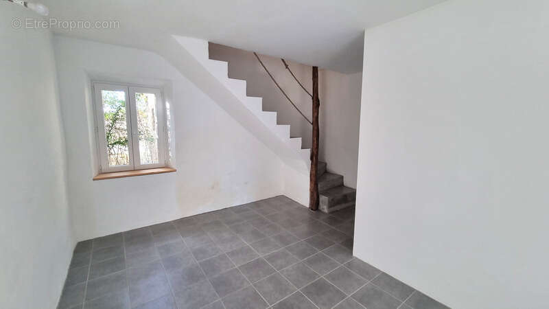 Maison à RIBAUTE-LES-TAVERNES