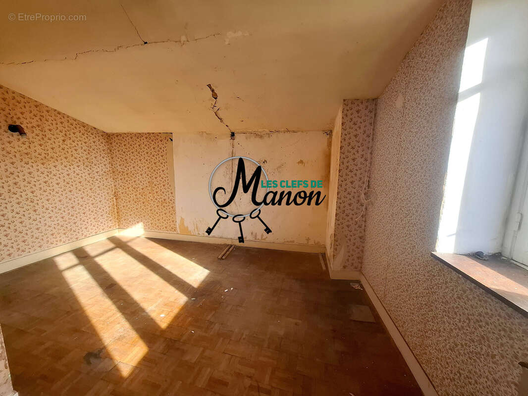 Maison à CHATEAUPONSAC