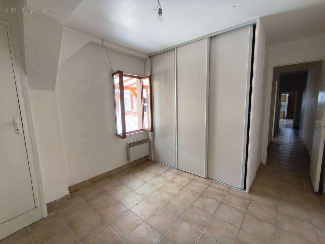 Immeuble / 250 m² / 368 421 EUR / AMBONNAY - photo 12