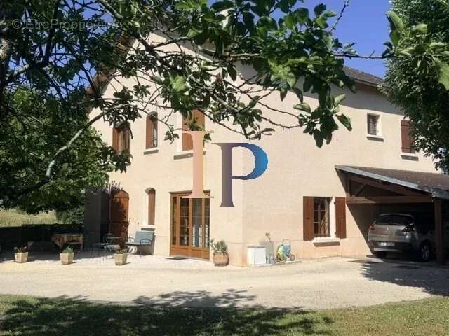 Maison à CHARLIEU