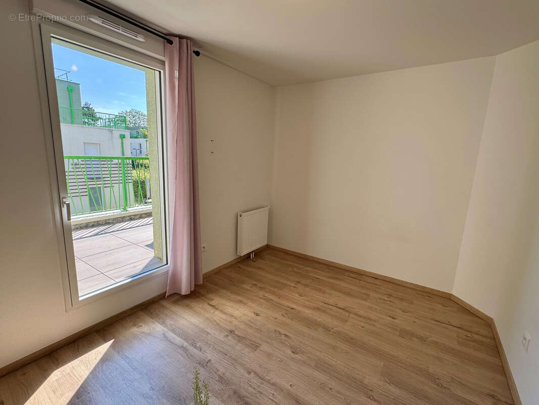 Amiens SUD - T3 72m2 - 2 Chambres - Terrasse - Stationnement privée - photo 6