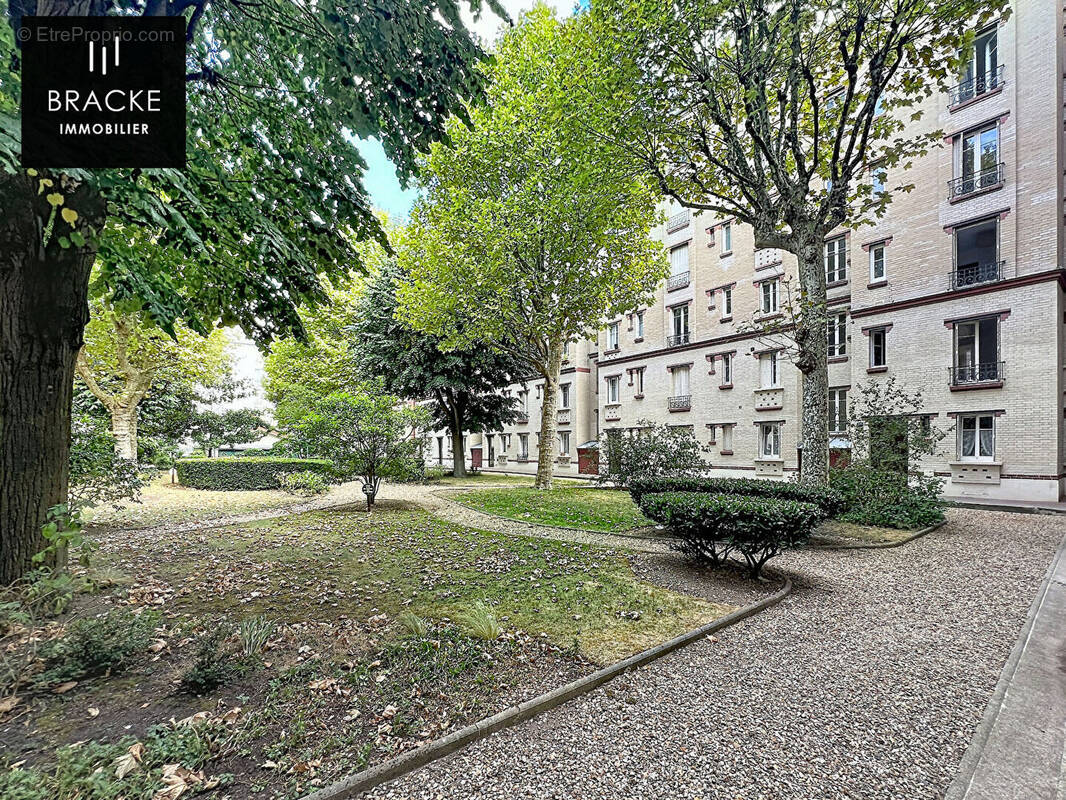 Appartement à COURBEVOIE