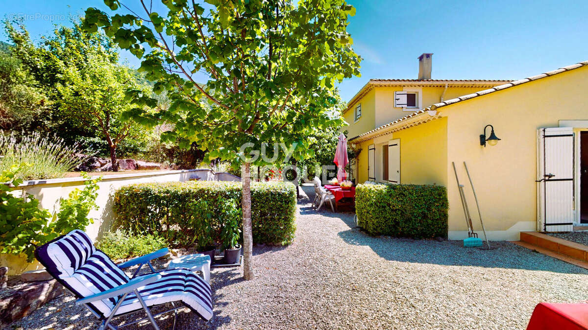 Maison à MONTBRUN-LES-BAINS