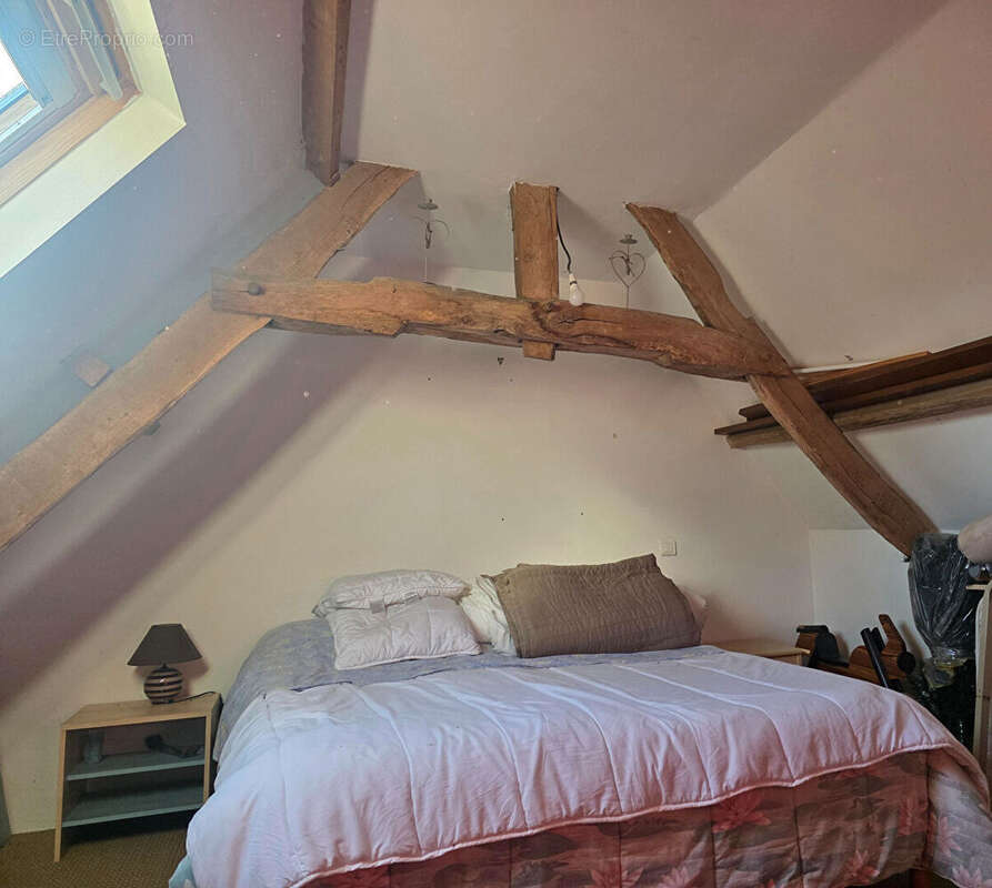Maison à MONTAIGU-LES-BOIS