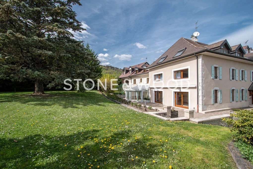 Maison à DIVONNE-LES-BAINS