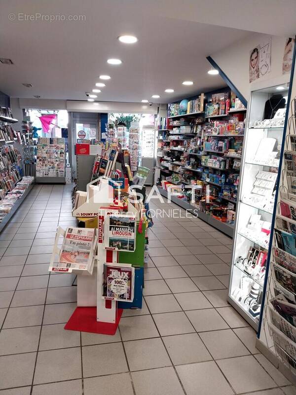 Photo 1 - Commerce à SAINT-LAURENT-SUR-GORRE