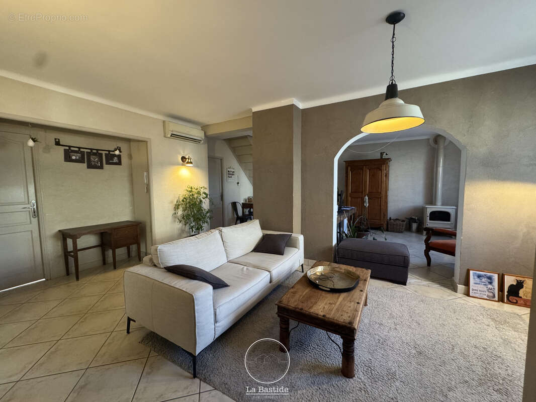 Maison à MONTELIMAR