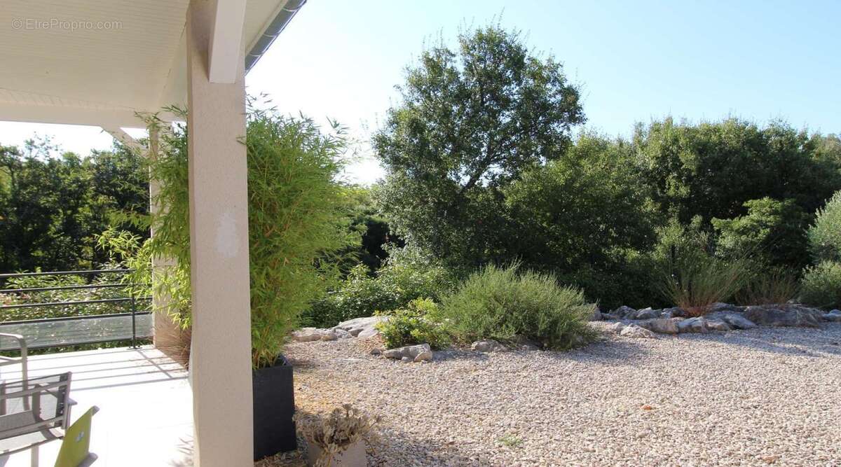 Rare à Méjannes-le-Clap : Villa Contemporaine Plain-Pied (DPE A) avec dépendance et piscine - photo 10