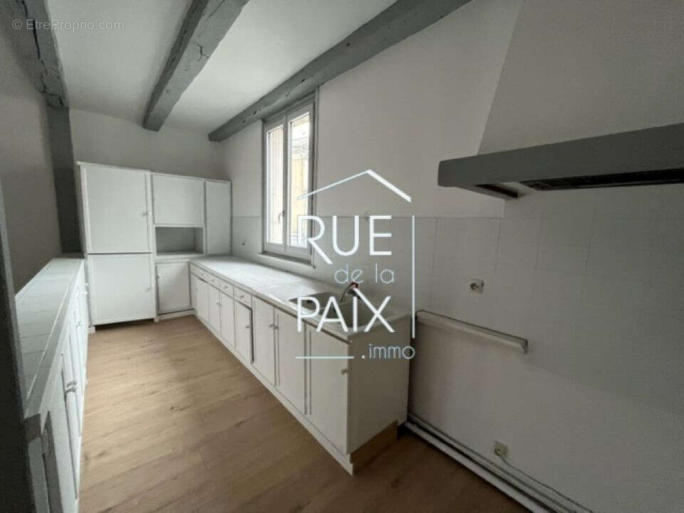 Maison à LENCLOITRE