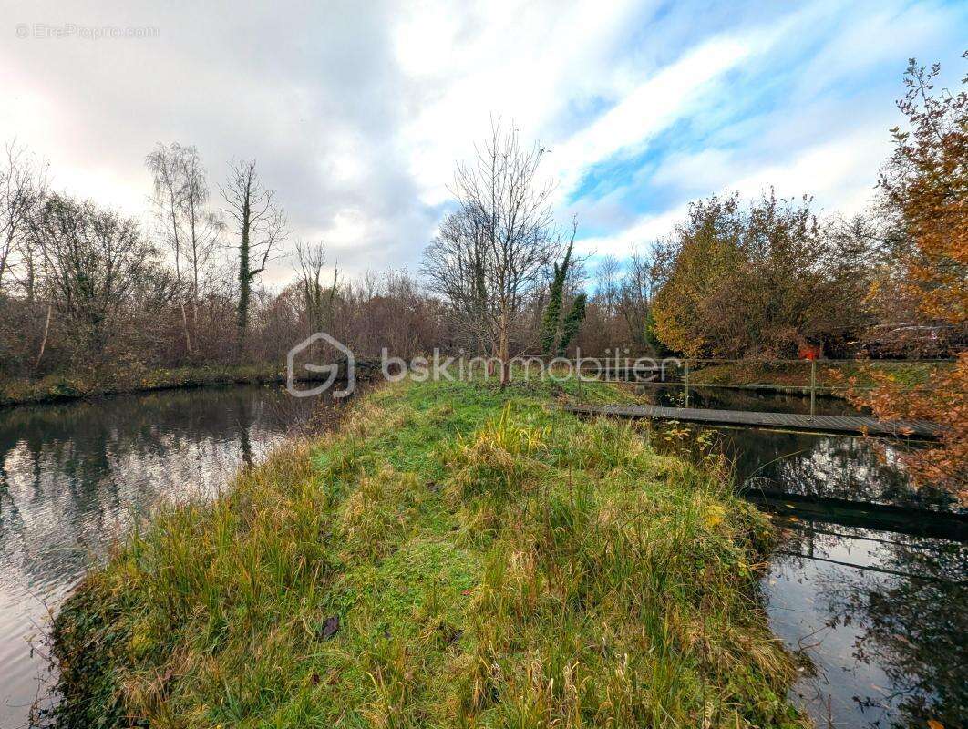 Terrain à LA CHAUSSEE-TIRANCOURT