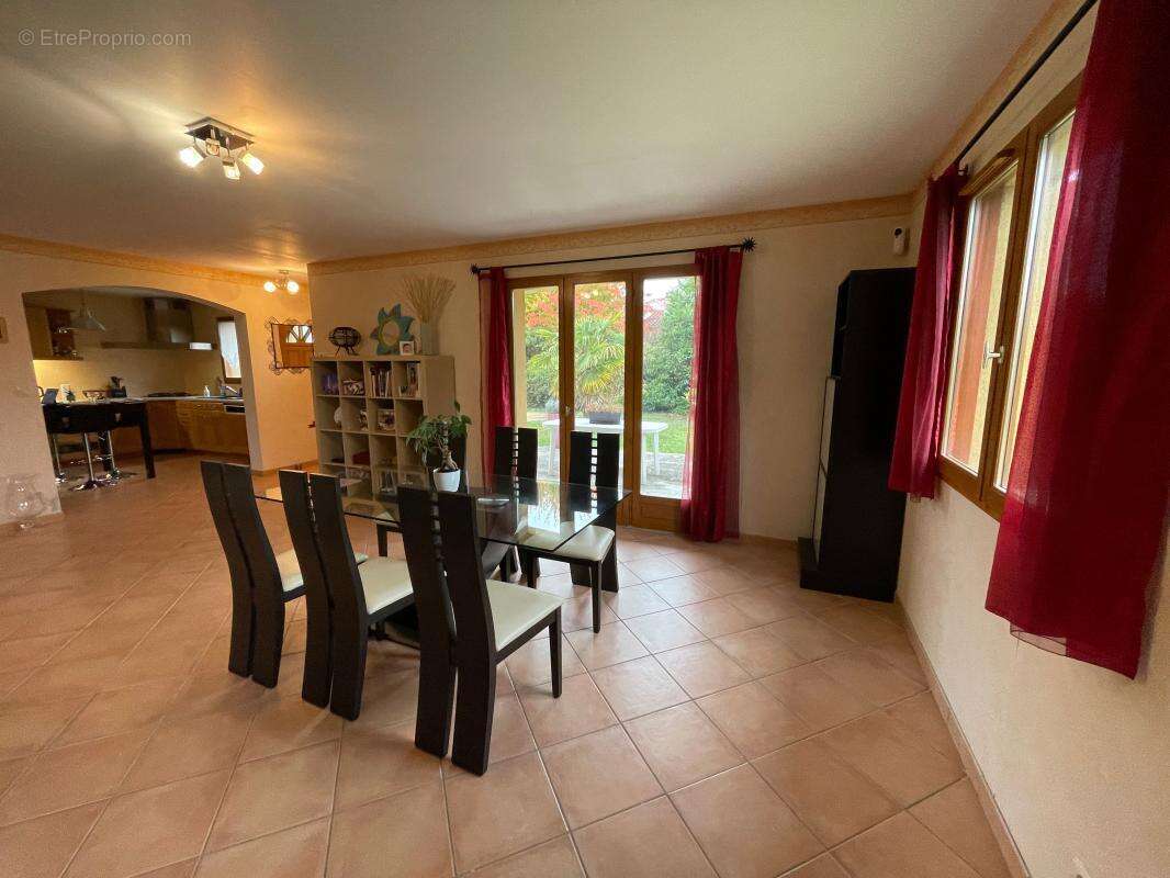 Maison à SAINT-ROMAIN-DE-JALIONAS