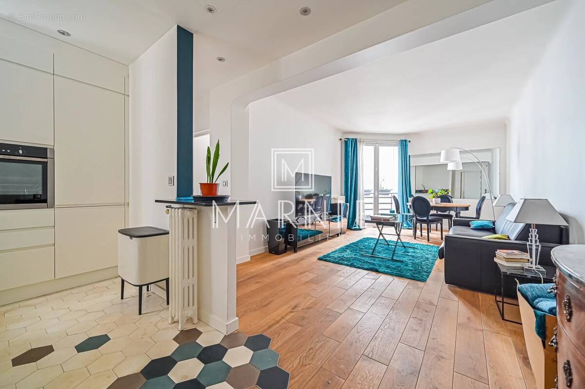 Appartement à PARIS-16E