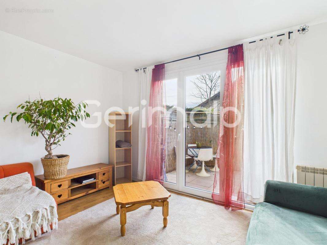 Vente - Appartement - 2 pièces + cuisine - 37 m² - 246 750 € - - photo 4