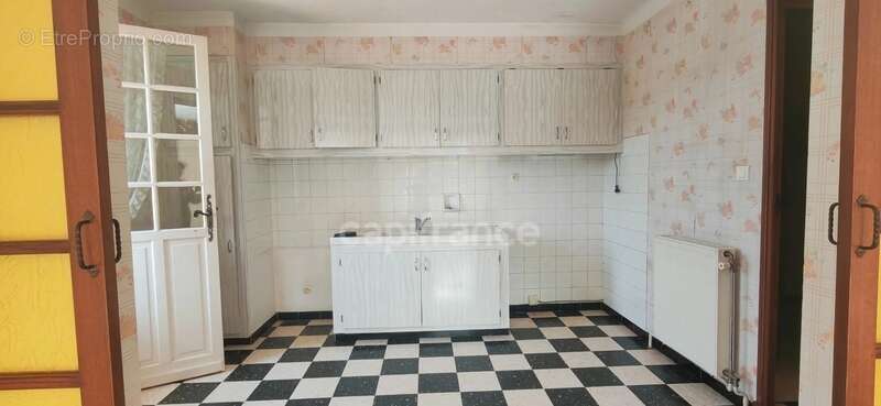 Maison à FONTVIEILLE