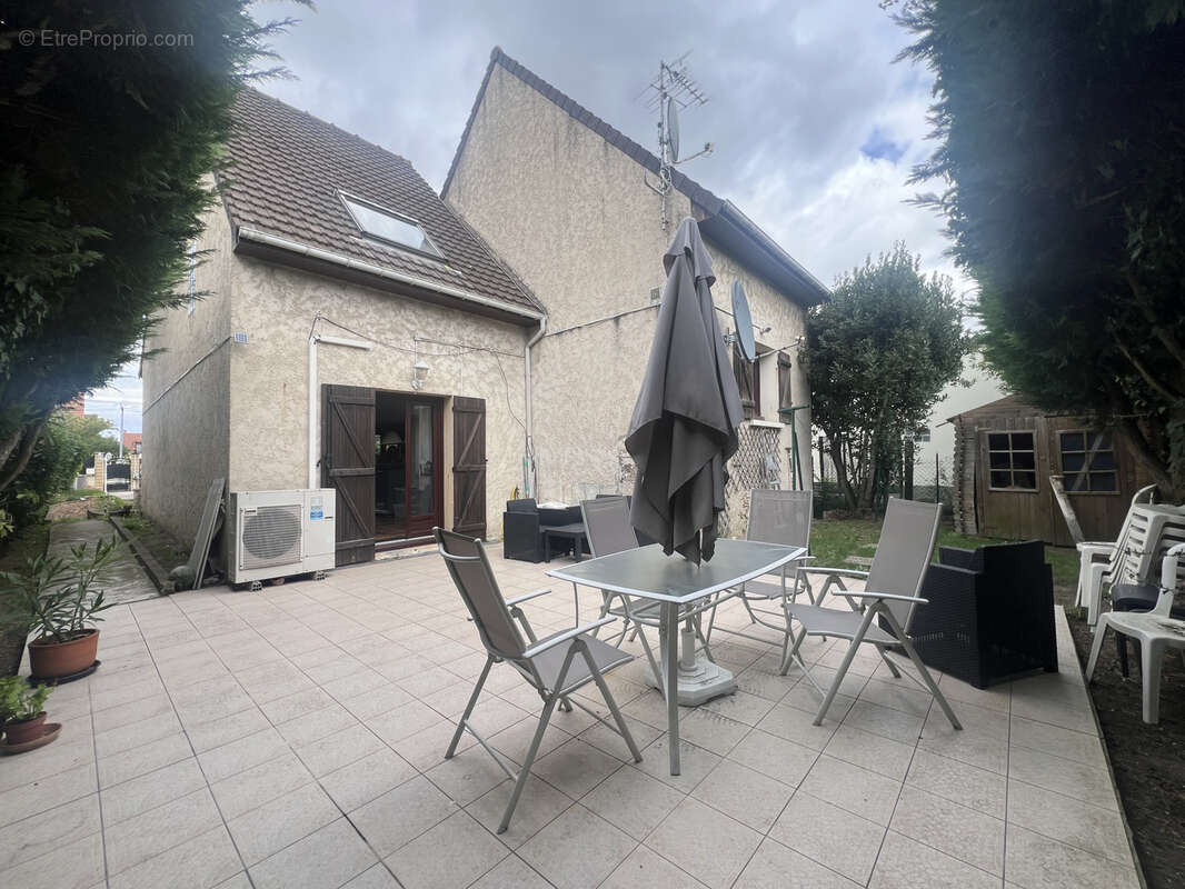 Maison à SARTROUVILLE