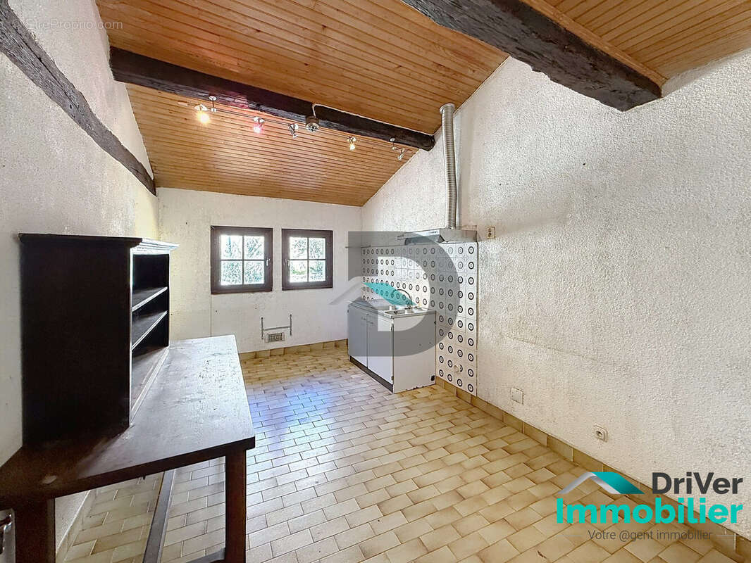 Maison 220 m² à Castelnau-Barbarens  - photo 4