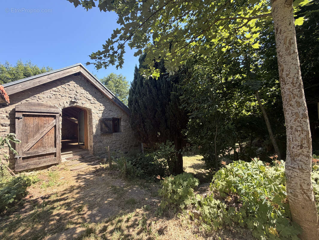 Ferme isolée sur 1 hectare à Devesset - photo 9