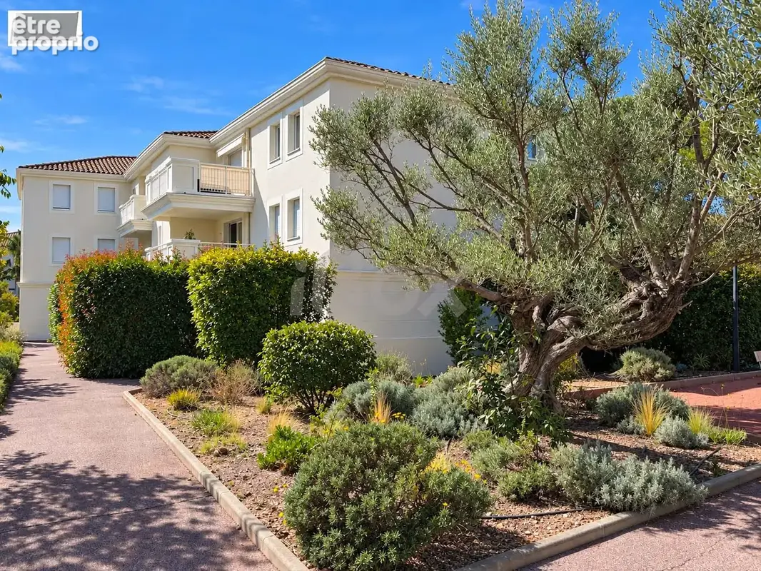LA VALETTE - LES CRAUS - T2 de 42m2 avec terrasse, cave et parking - photo 1