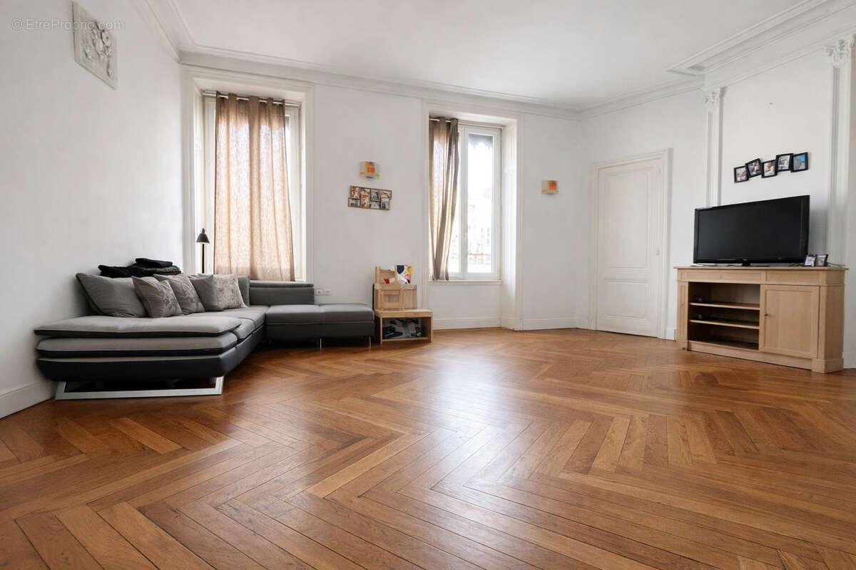 Appartement à SAINT-ETIENNE