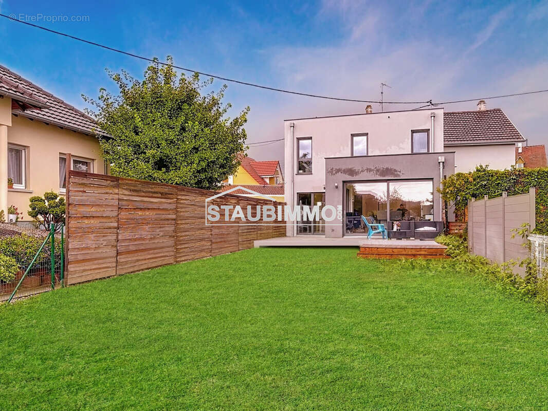 Maison à VILLAGE-NEUF