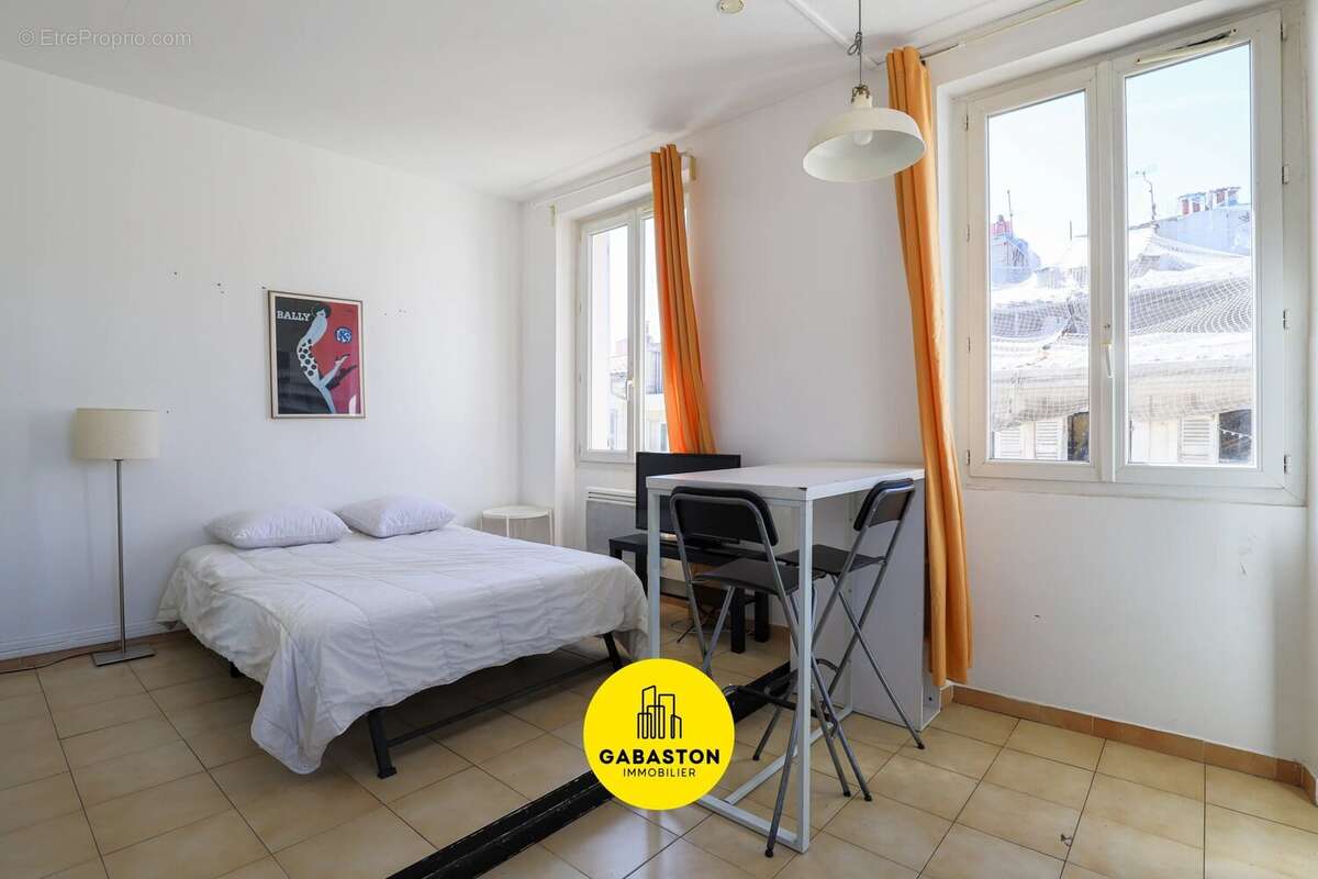 Appartement à MARSEILLE-1E