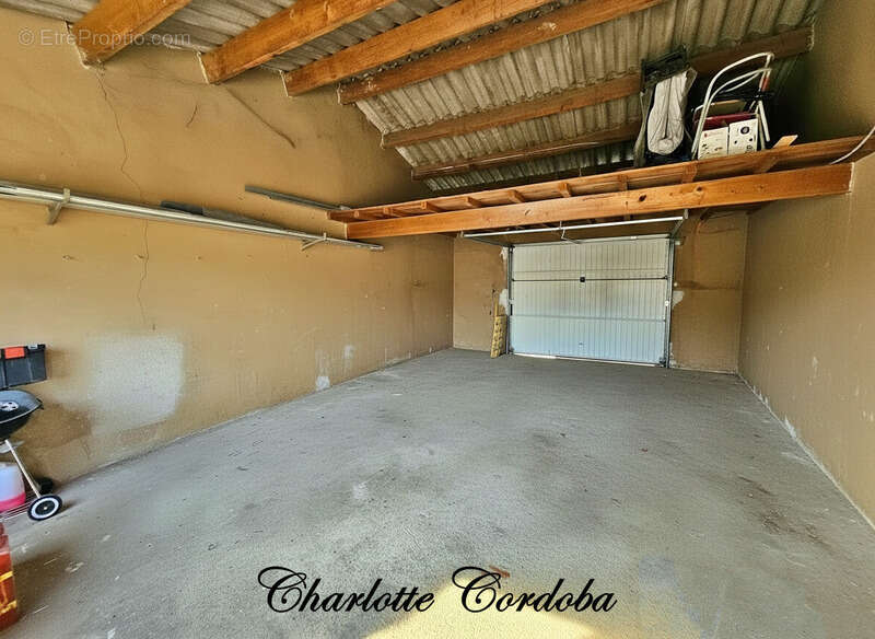  Maison de plain-pied 3 pièces rénovée avec jardin de 610 m² et double garage – Le calme à deux pas des commodités ! - photo 16