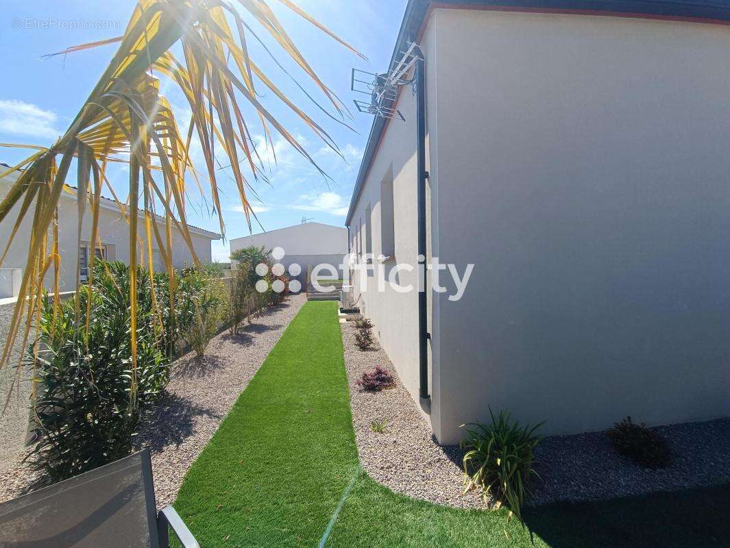 Maison à COLOMBIERS