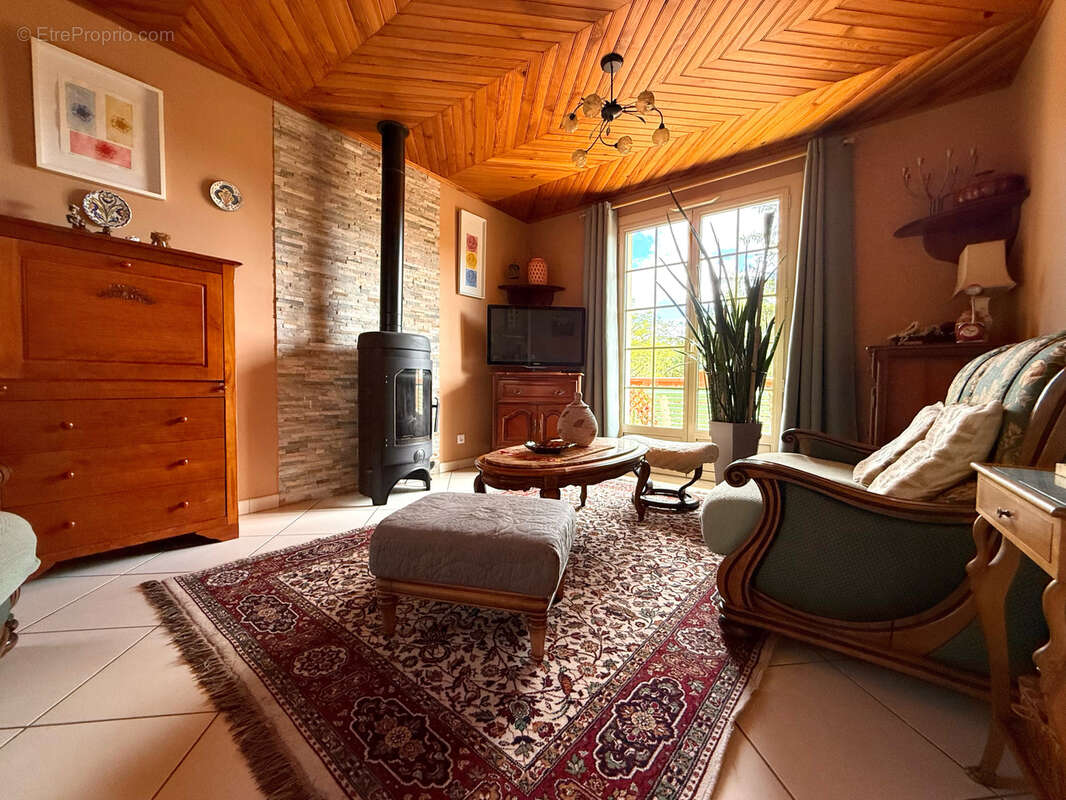 Maison à POUJOLS