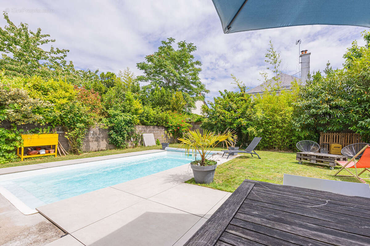 Maison Saint Herblain Saint Dominique, 9 pièces 192 m2, piscine, jardin, double garage. - photo 9