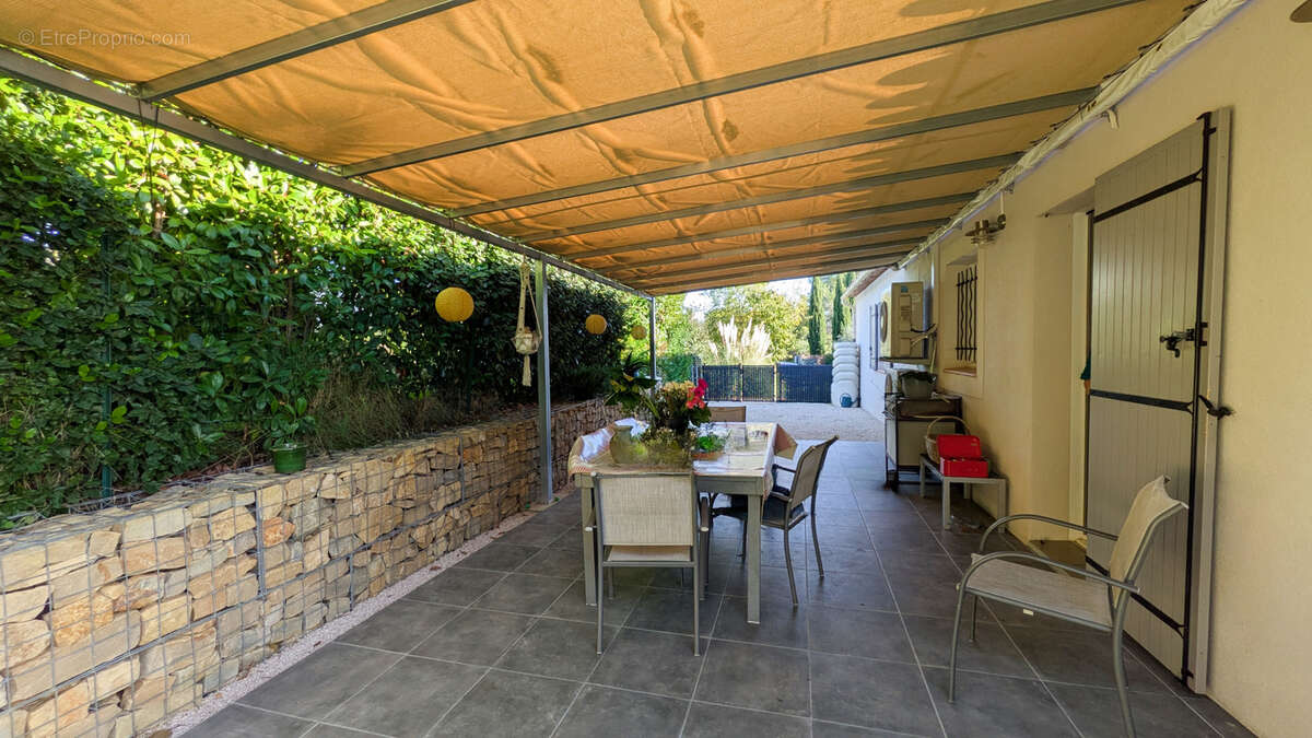 Maison à LE CASTELLET