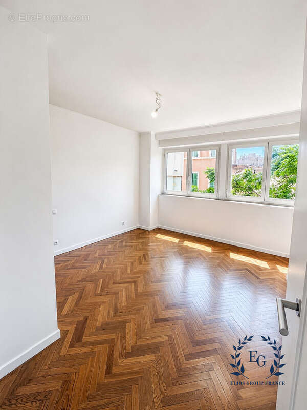 Appartement 89 m² à Marseille-6e  - photo 6