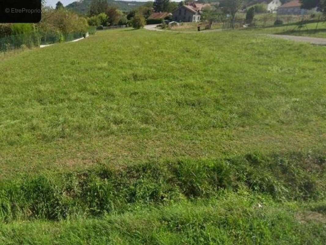 Terrain 2215 m² à Cleron  - photo 2