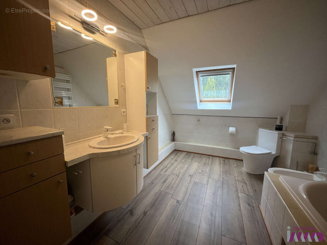Maison à PLANCHER-BAS