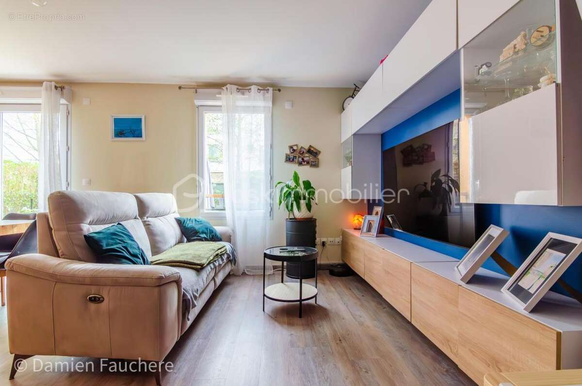 Maison à VAUX-LE-PENIL