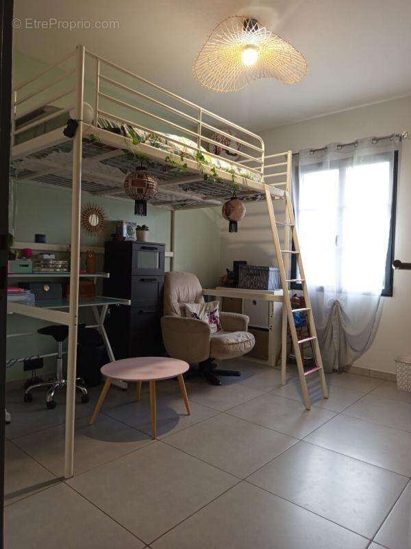 Maison à MONTSEGUR-SUR-LAUZON