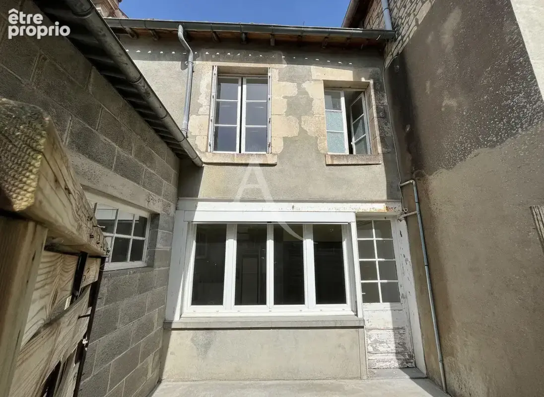 Maison de ville au coeur de Fontenay le comte - photo 2