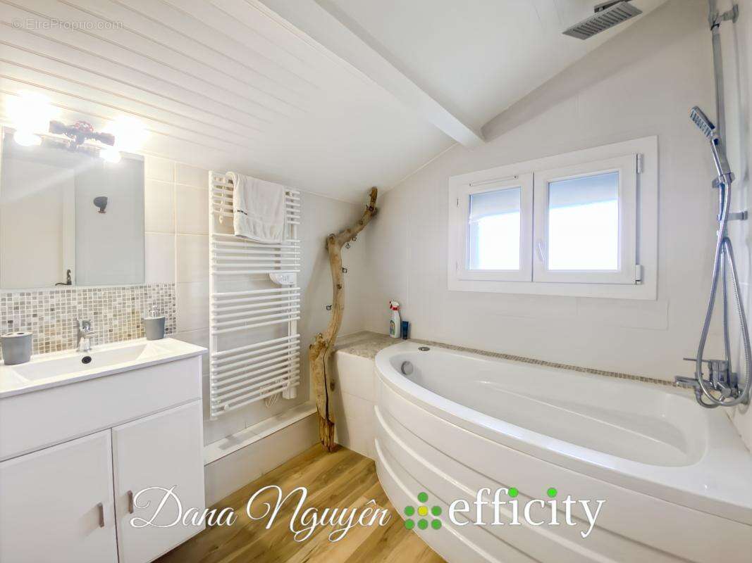 Maison 154 m² à Saint-Privat-Des-Vieux  - photo 13