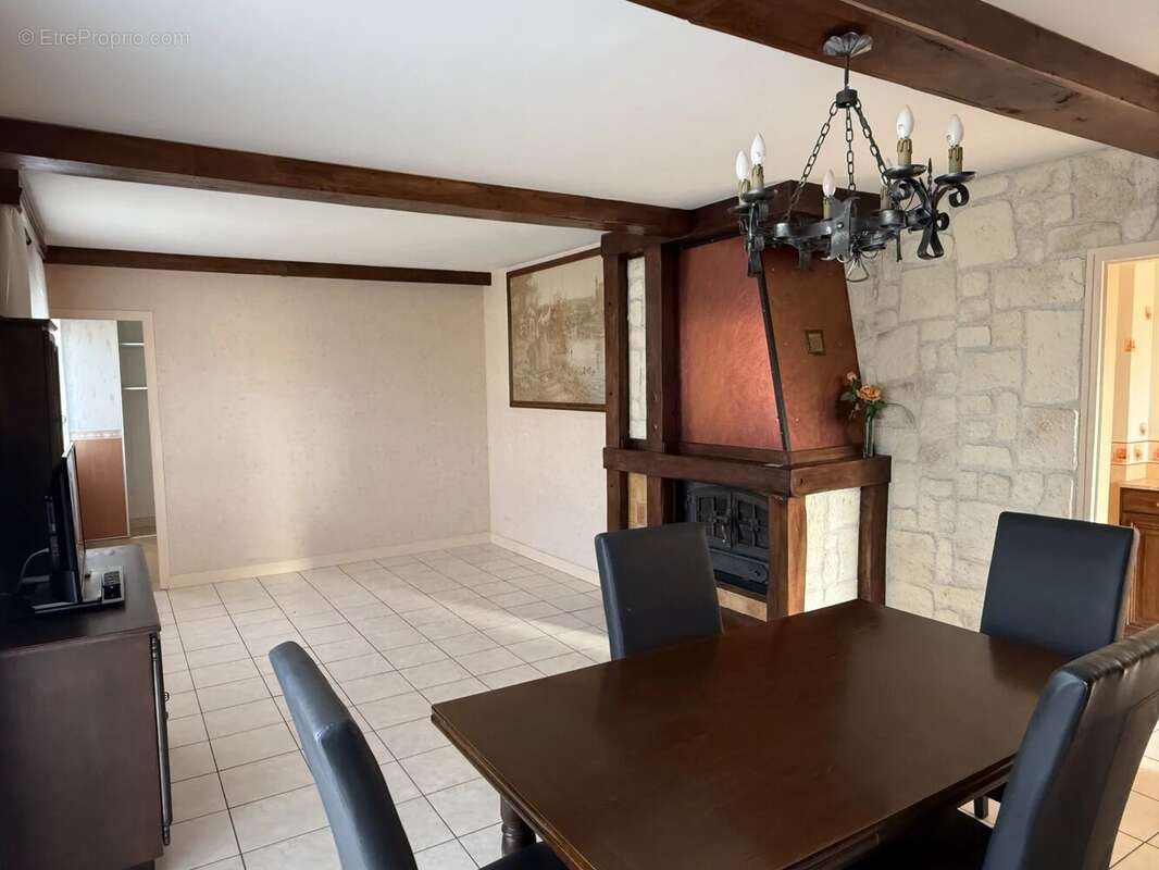 Maison à SAINT-JULIEN-DU-SAULT